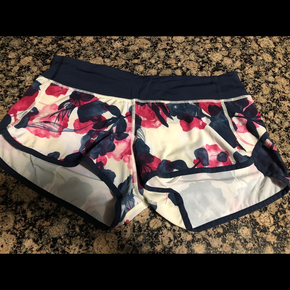 Lululemon speed shorts size 8